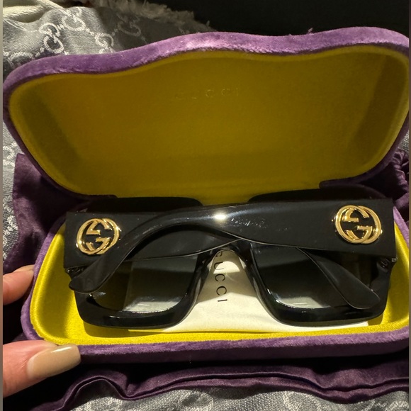 Gucci Oversized Square Sunglasses - Picture 2 of 5